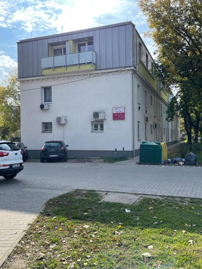 Stílusos lakás ingyenes parkolással Debrecen Exterior foto